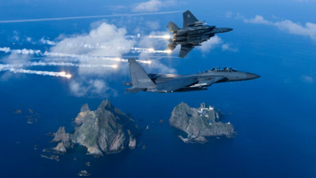 “동북아시아 최강의 전투기라 불렸는데” …중국·러시아 나타나면 즉시 출동, ‘이 전투기’ 정체가 뭐야?